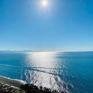 magnificas-vistas-al-mar-piscina-y-wifi-gratis.1costadelsol.com/